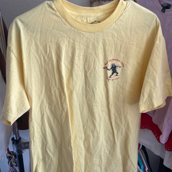 The last call co. Yellow tee - Picture 1 of 4